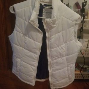 White, navy Aeropastale winter vest